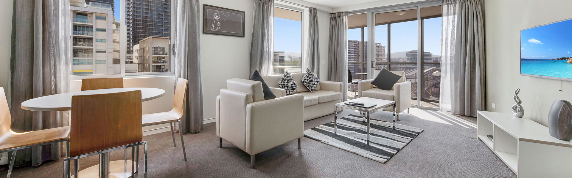 The Capitol Apartment, slideshow